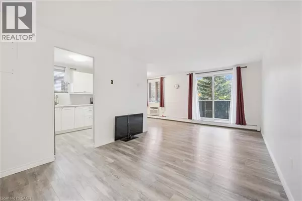 Kitchener, ON N2E1X6,279 CHANDLER DR #210