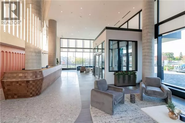 Kitchener, ON N2G0G5,25 WELLINGTON ST South #707