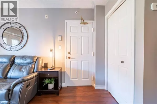 Burlington, ON L7M4M4,4015 KILMER DR #308