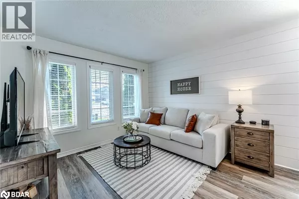 Barrie, ON L4M7J1,14 REGINA Road