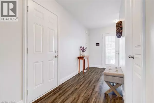 Ancaster, ON L9K0E9,36 IRWIN Avenue