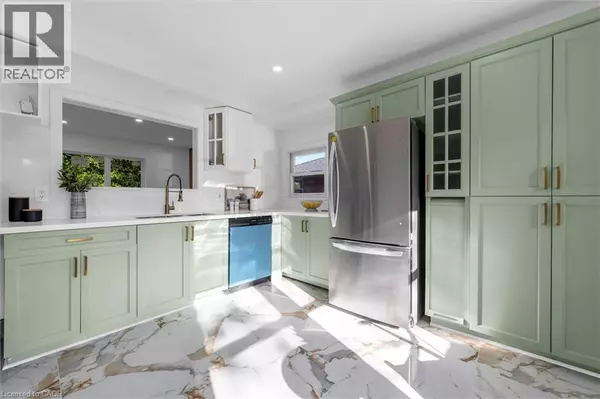 Hamilton, ON L8T2H1,39 GRANDFIELD Street