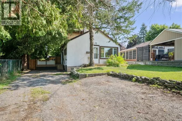 Cambridge, ON N3H2Y5,321 VINE Street