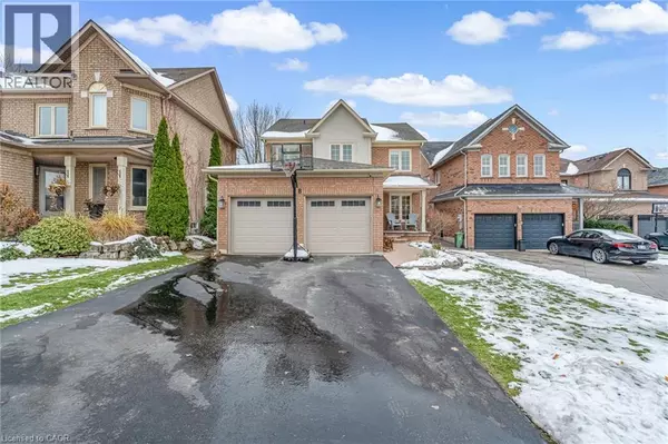 8 KEEWAYDIN Street, Waterdown, ON L8B0K1