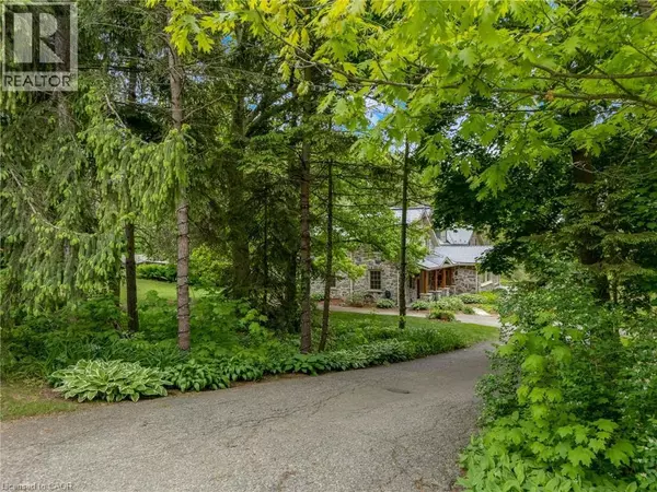 Kitchener, ON N2P2J3,17 THE KIRKSWAY