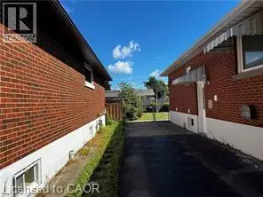 Hamilton, ON L9A3N1,7 WELBOURN DR #Basement