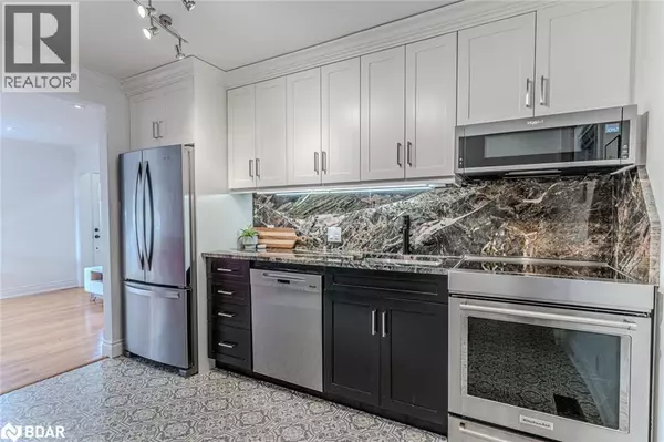 Barrie, ON L4M3N2,5 NEWTON Street