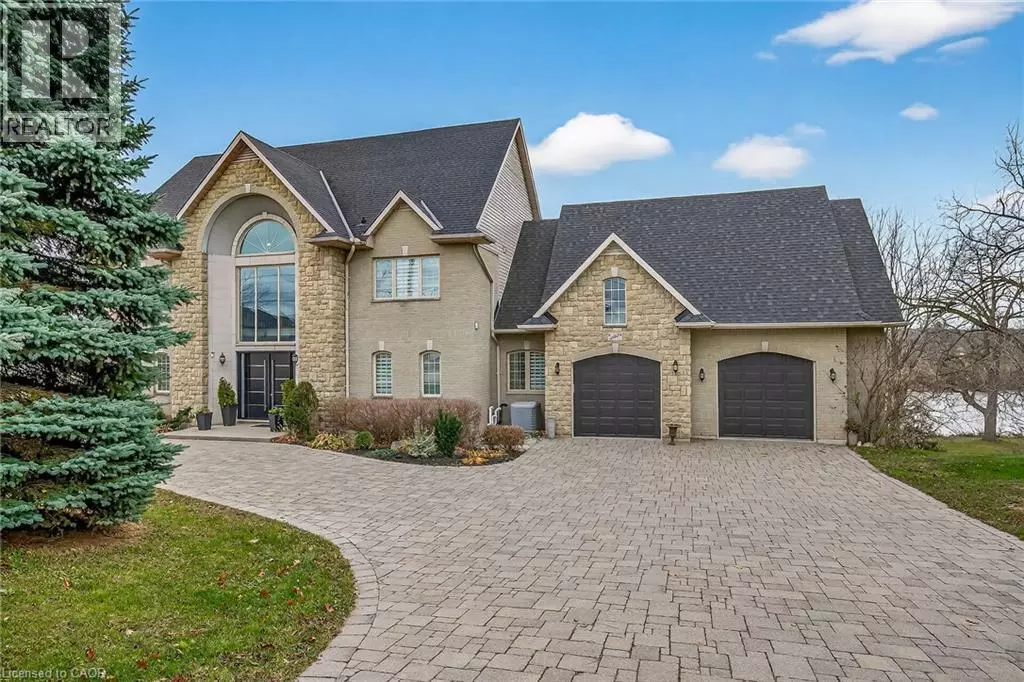 Caledonia, ON N3W1C8,397 CAITHNESS Street E