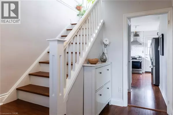 Hamilton, ON L8K4M1,62 CLOVERDALE Avenue