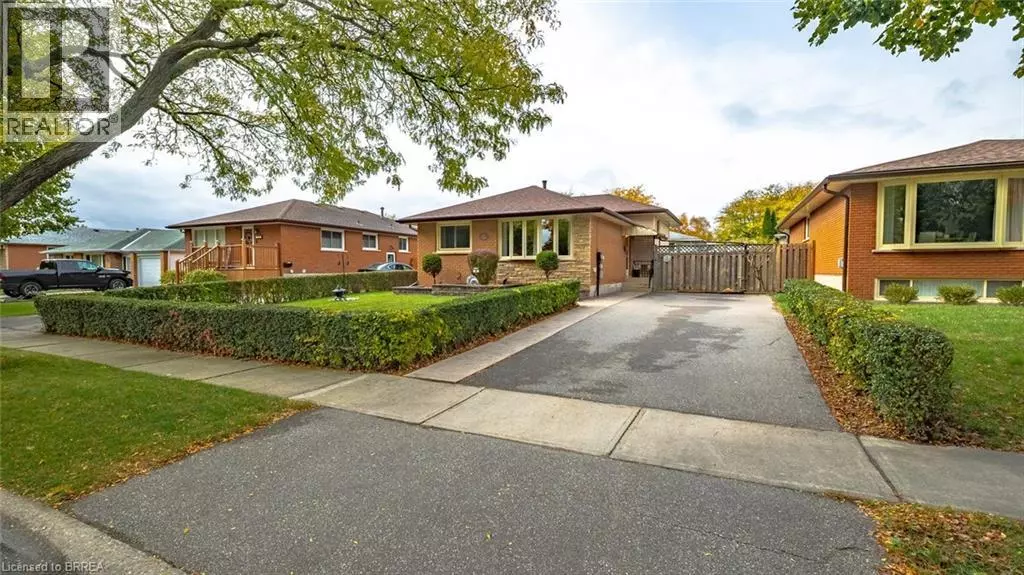 Brantford, ON N3R5G2,42 PALM Crescent