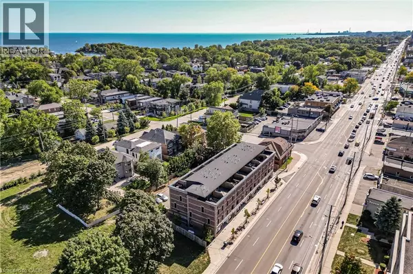 Mississauga, ON L5E1C7,760 LAKESHORE RD East #201