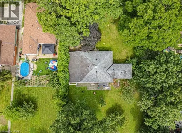 Hamilton, ON L9C5R4,879 WEST 5TH Street