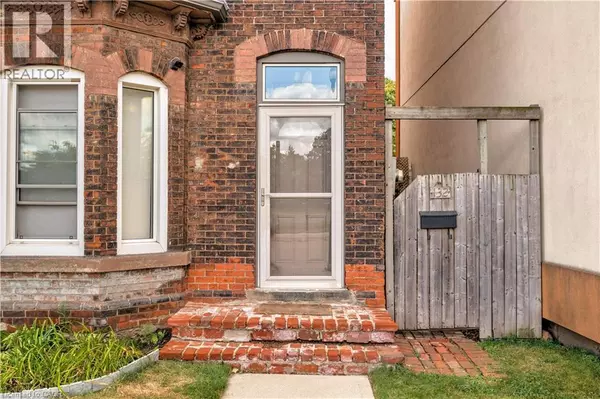 Hamilton, ON L8R1L7,132 FERGUSON Avenue N