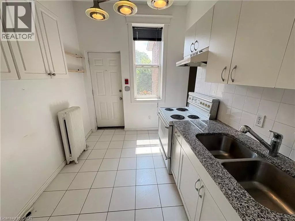 Hamilton, ON L8L1A3,55 BARTON ST West #3