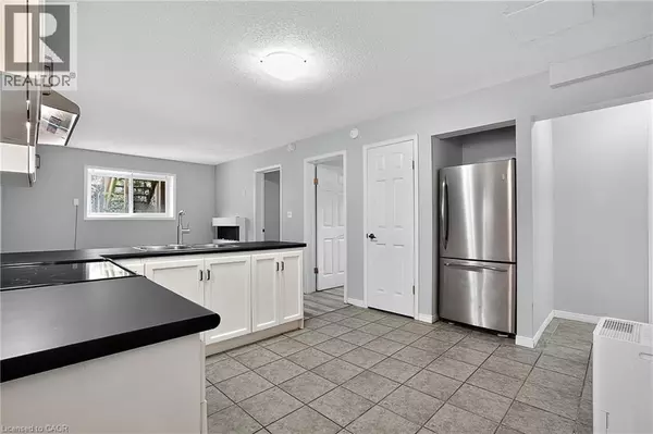 Kitchener, ON N2E3T4,3 WISTERIA CT #Basement