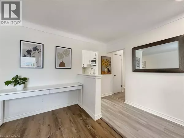 Burlington, ON L7L4T1,238 KENT Crescent