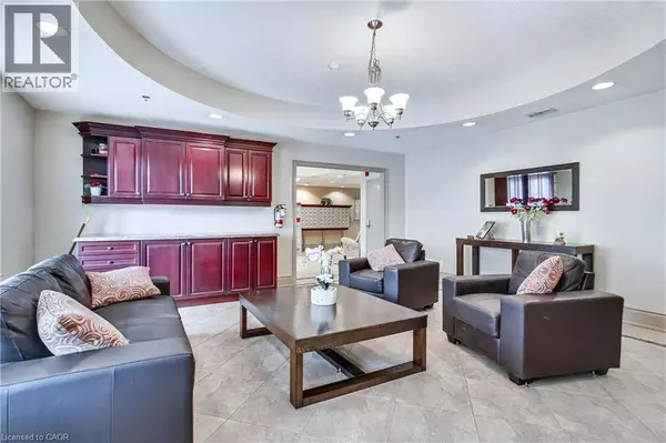 Hamilton, ON L8R2R6,47 CAROLINE ST North #401