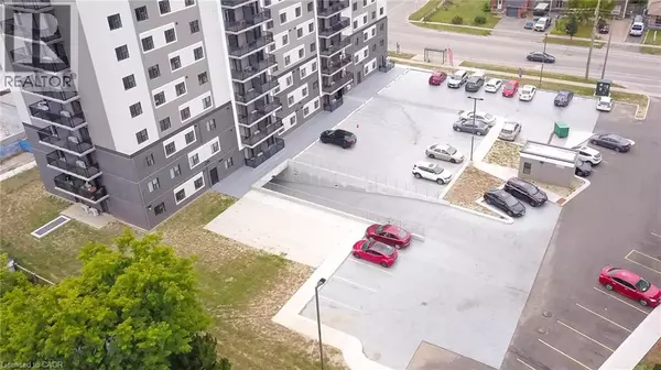 Kitchener, ON N2E4J1,595 STRASBURG RD #805