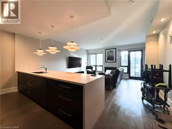 Hamilton, ON L8R2K9,181 JAMES ST North #PH4