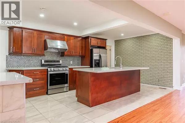 Oakville, ON L6L1Z2,1242 REBECCA Street