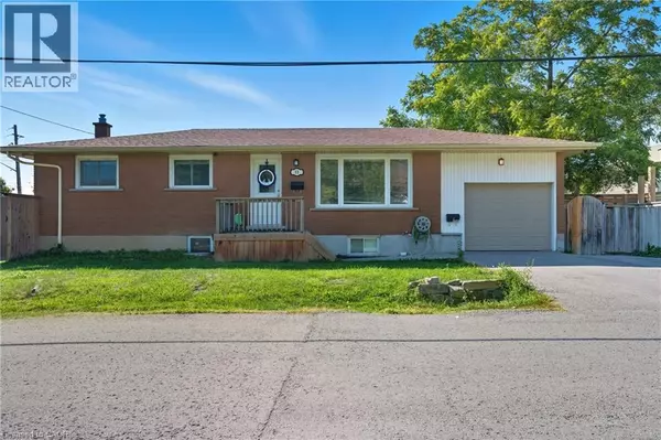 11 ROCKWOOD Avenue, St. Catharines, ON L2P1E3