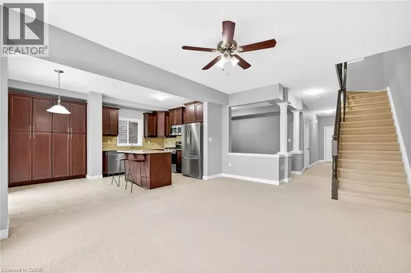 Ancaster, ON L9K0E9,61 IRWIN Avenue