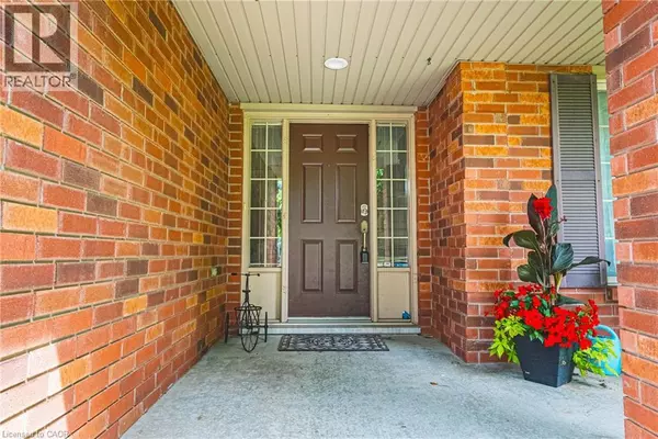 Hamilton, ON L0R1W0,185 COMFORT Court