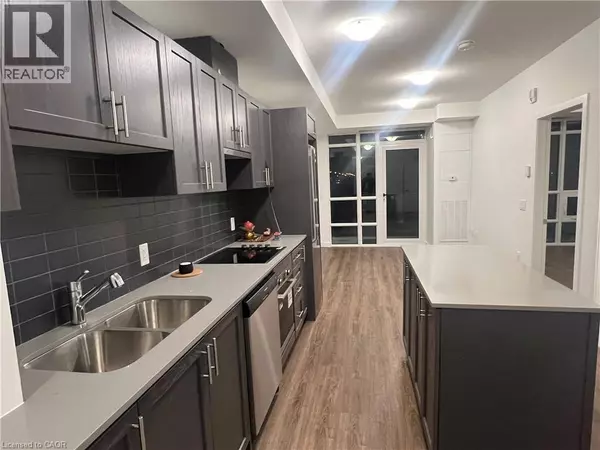 Stoney Creek, ON L8E5B4,461 GREEN RD #428