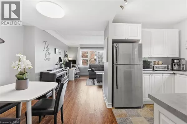 Hamilton, ON L8V1E2,836 CONCESSION ST #310