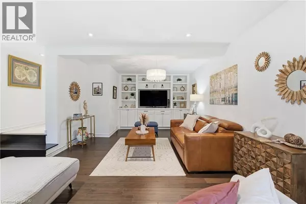 Niagara Falls, ON L2J2Y9,2435 DORCHESTER Road