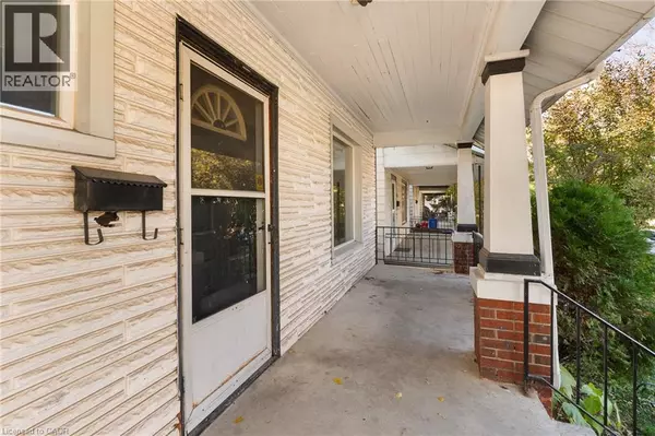 Windsor, ON N9A6G3,467 GROVE Avenue