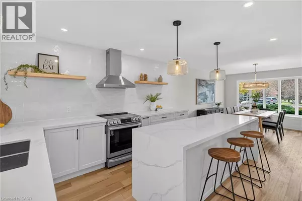 2347 TWEEDSMUIR Court, Burlington, ON L7P4K9