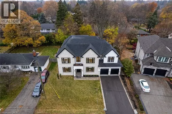 Ancaster, ON L9G1V3,102 CUMMING Court