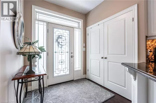 Niagara Falls, ON L2G0G4,6186 DORCHESTER RD #106