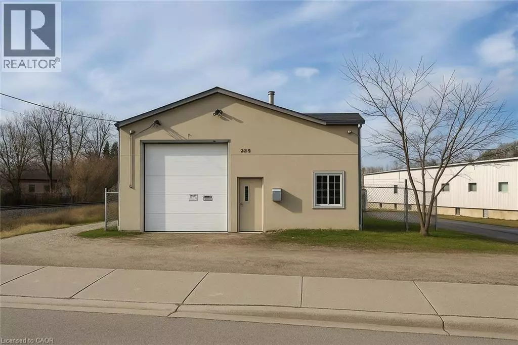 Kitchener, ON N2G3M8,228 MADISON Avenue S