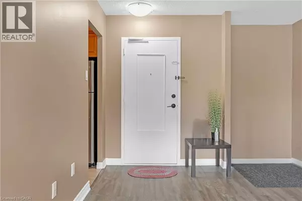 Hamilton, ON L8S1J6,1966 MAIN ST West #402