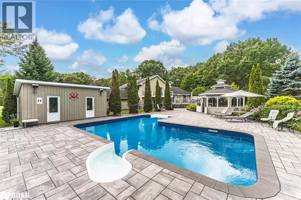 Midhurst, ON L9X0J7,2 MILLS Circle