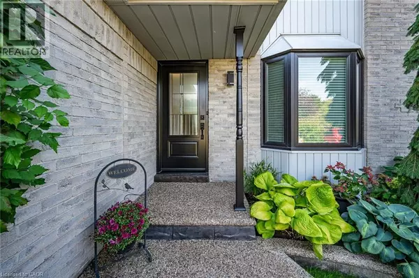 Oakville, ON L6H5K3,163 ROSS Lane