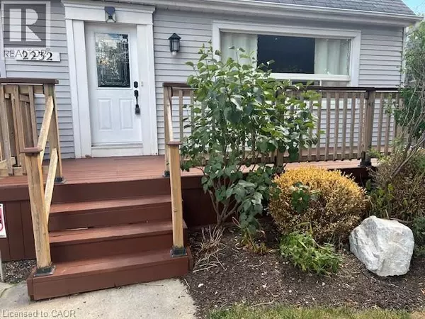 2232 QUEENSWAY Street, Burlington, ON L7R3T1