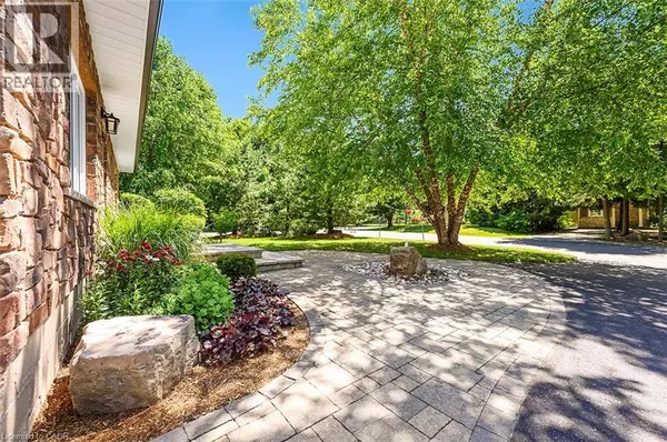 Burlington, ON L7P0L7,6487 PANTON Street