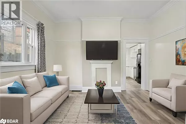 Hamilton, ON L8P1S2,287 HUNTER Street E