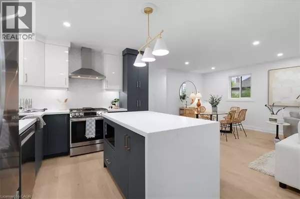 15 MELLENBY Street, Hamilton, ON L8J1E6