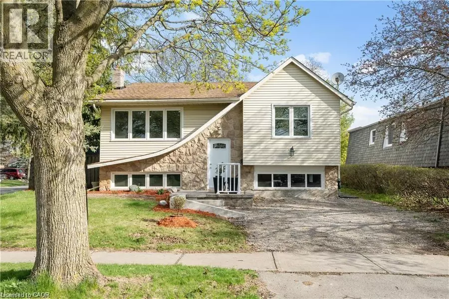 54 ORIOLE Pkwy #Upper, Brantford, ON N3R6S9