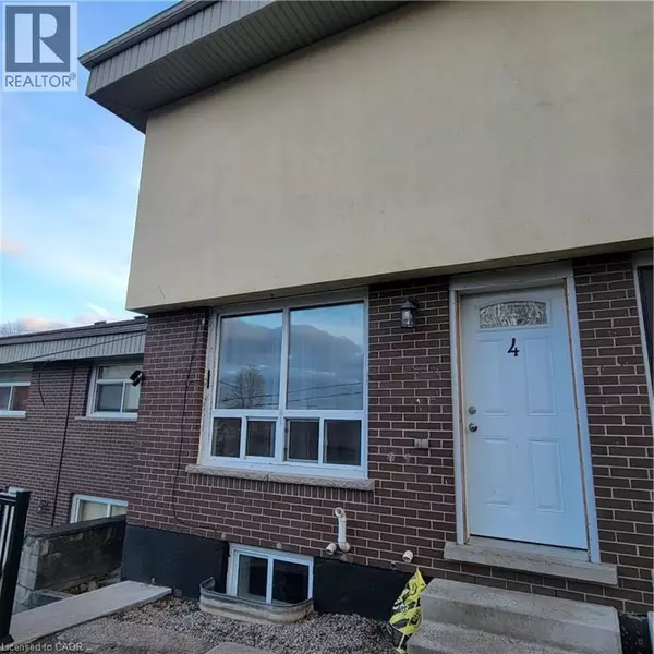 36 WINSTON BLVD #4, Cambridge, ON N3C1L4