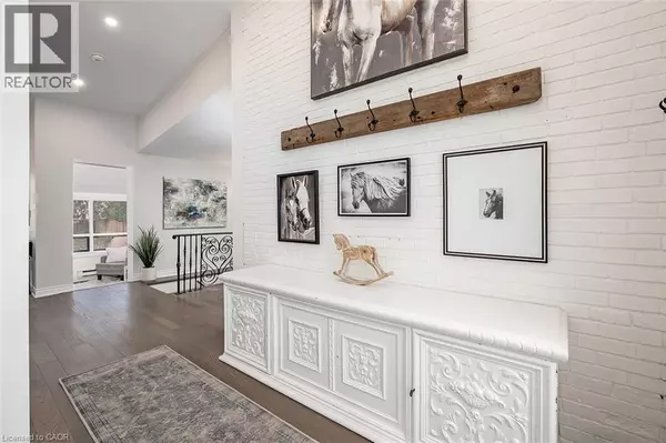 Burlington, ON L7R2T9,403 SMITH Avenue