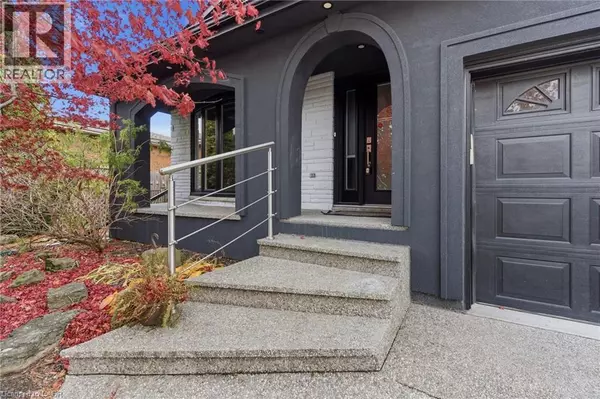 Hamilton, ON L9C5T3,19 MINSTREL Court