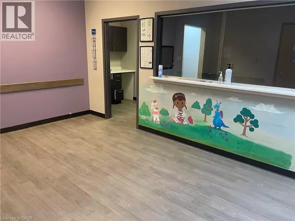 Cambridge, ON N1R7J9,695 CORONATION BLVD #9