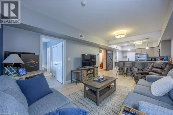 Long Point, ON N0E1M0,12 ERIE BLVD #208