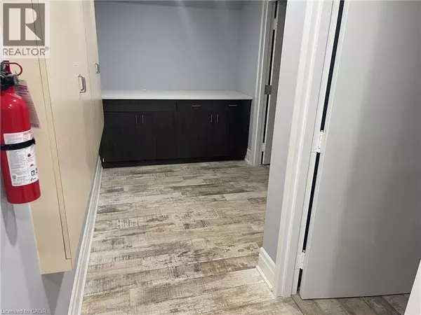 Cambridge, ON N1R3G5,697 CORONATION BLVD #6