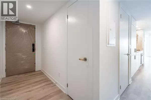 Burlington, ON L7R0G9,370 MARTHA ST #309